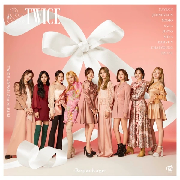 Portada oficial de &TWICE -Repackage-