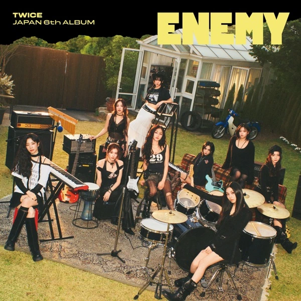 Portada oficial de ENEMY