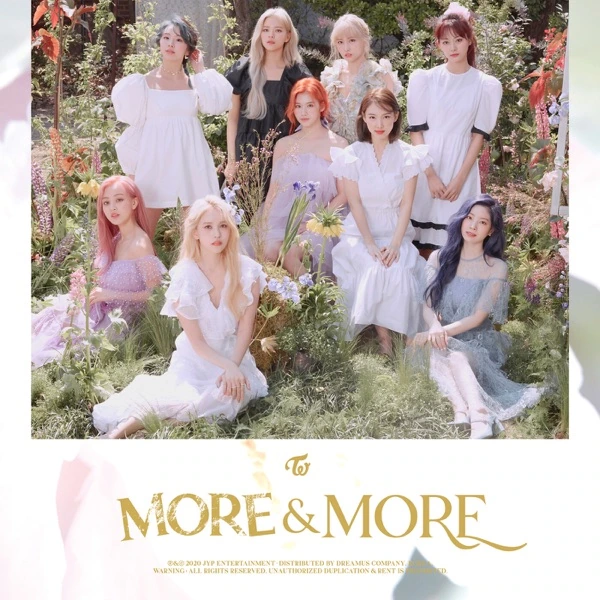 Portada oficial de MORE & MORE (English Ver.)