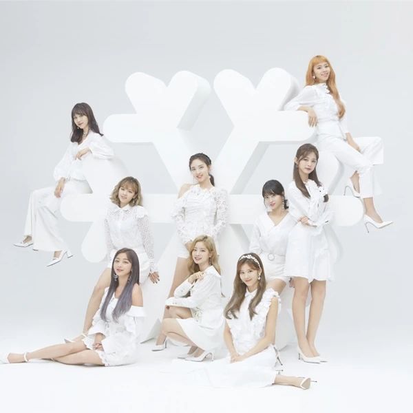 Portada oficial de STAY BY MY SIDE