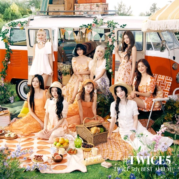 Portada oficial de #TWICE5